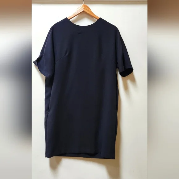 Dress - Picture 1 of 2